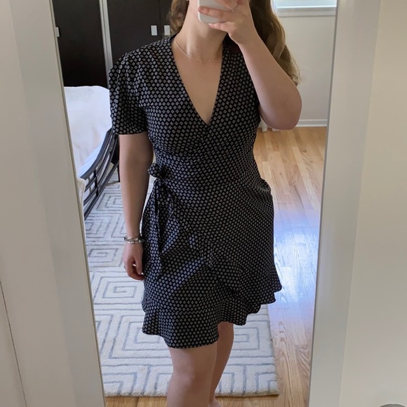 Banana Republic Dresses & Skirts - Banana Republic Wrap Dress